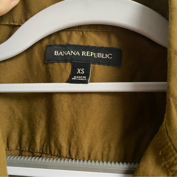 Banana Republic Button Up Tank - Picture 2 of 7